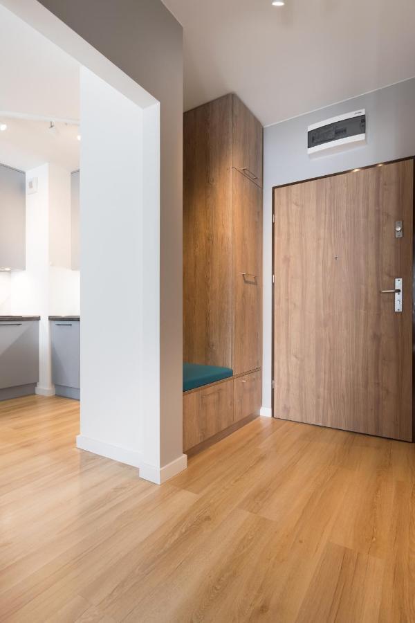 H2 Apartment- Gasiorowskich 4 - Parking Podziemny - Self Check In 24H - Mtp Targi - Pkp - Sklep Netto W Budynku ポズナン エクステリア 写真